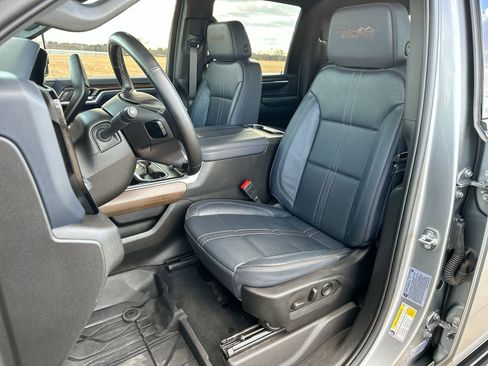 Used 2025 Chevrolet Silverado 2500 High Country w/ Z71 Off-Road Package image 11