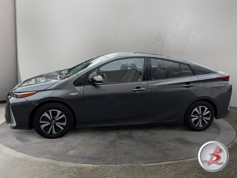 Used 2019 Toyota Prius Prime Premium FWD image 2