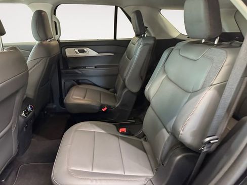 Used 2026 Ford Explorer Active w/ Active Comfort Package AWD/4WD image 21
