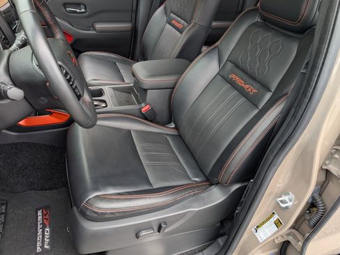 Used 2023 Nissan Frontier PRO-4X w/ Pro-4X Premium Package image 17