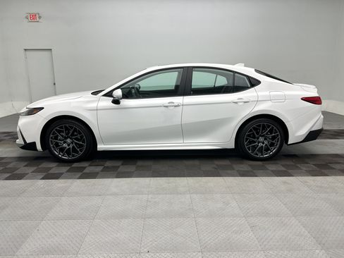 Used 2026 Toyota Camry SE w/ Convenience Package AWD/4WD image 2