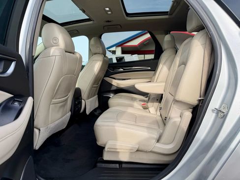 Used 2020 Buick Enclave Essence w/ Sport Touring Edition AWD/4WD image 14