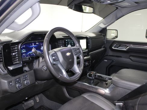 Used 2023 Chevrolet Silverado 1500 LTZ w/ LTZ Premium Package image 26