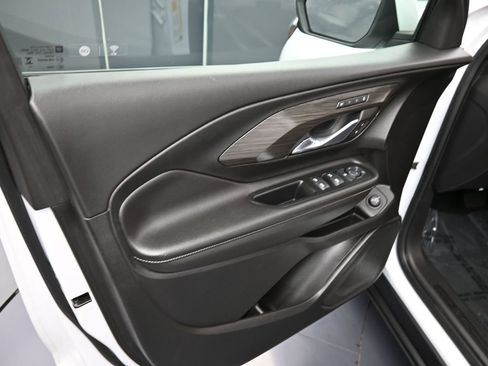 Used 2023 GMC Terrain SLT image 12