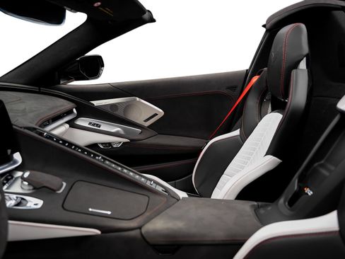 Used 2023 Chevrolet Corvette Stingray Premium Conv w/ Z51 Performance Package RWD image 54