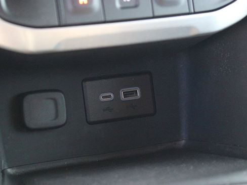 Used 2023 GMC Acadia SLE w/ Driver Convenience Package FWD image 31