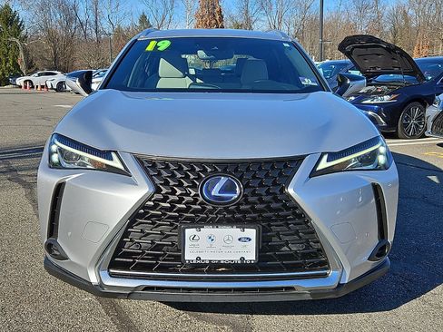 Used 2019 Lexus UX 250h image 2