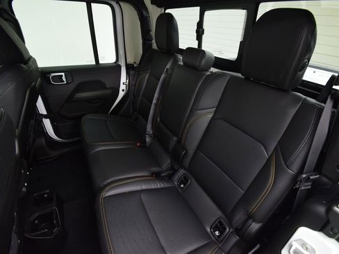 New 2026 Jeep Gladiator Sport image 38