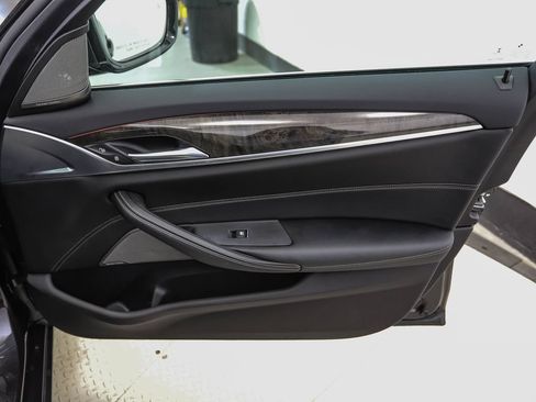 Used 2017 BMW 530i xDrive AWD/4WD image 29