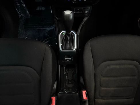 Used 2019 Jeep Renegade Latitude w/ UConnect 8.4 Nav Group image 50