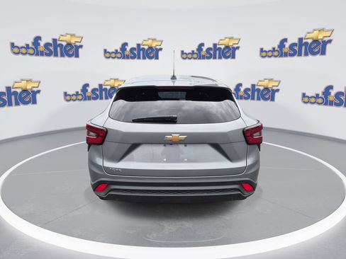 Certified 2026 Chevrolet Trax LS w/ Driver Confidence Package FWD image 7