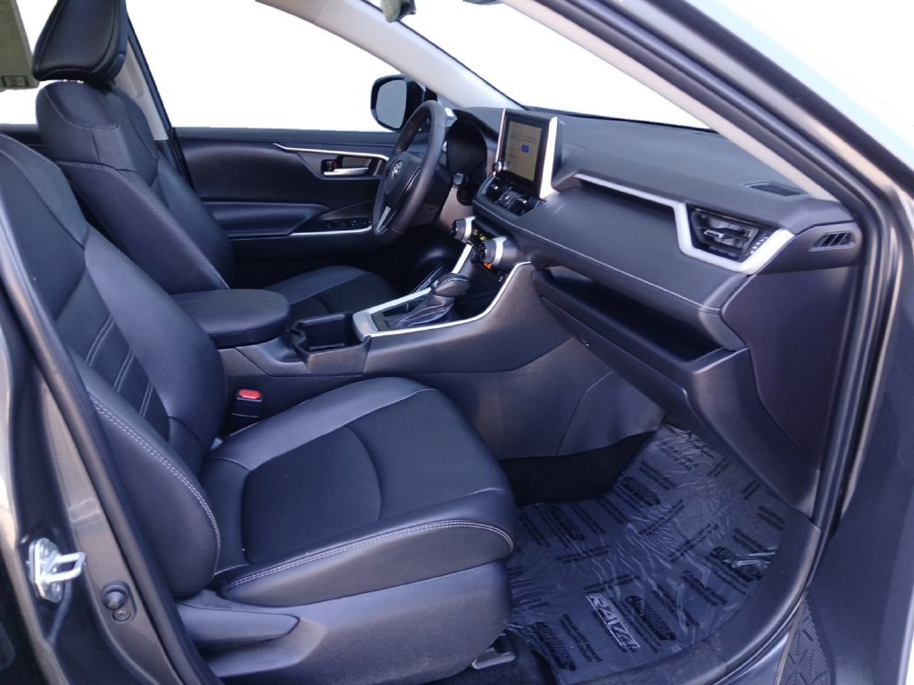 Used 2025 Toyota RAV4 XLE Premium FWD image 24