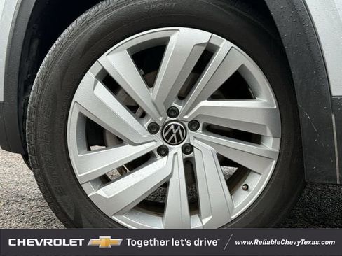 Used 2021 Volkswagen Atlas Cross Sport SE FWD image 9
