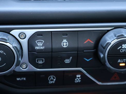 Used 2021 Jeep Gladiator Mojave AWD/4WD image 26
