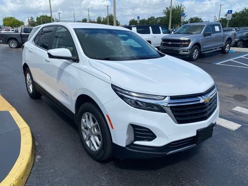Used 2023 Chevrolet Equinox LT image 2