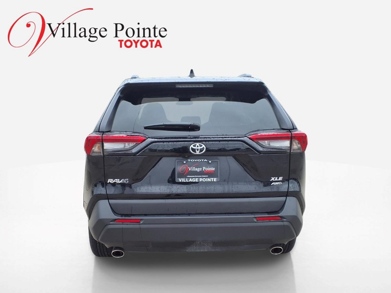 Used 2025 Toyota RAV4 XLE AWD/4WD image 4