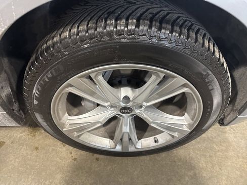 Used 2022 Audi Q8 Premium Plus image 26