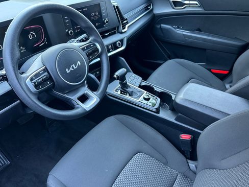 Used 2024 Kia Sportage LX image 10