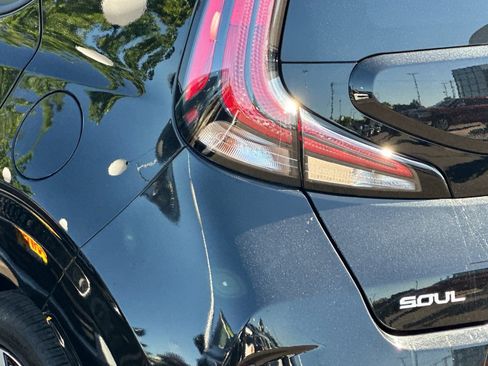 Used 2025 Kia Soul GT-Line FWD image 25
