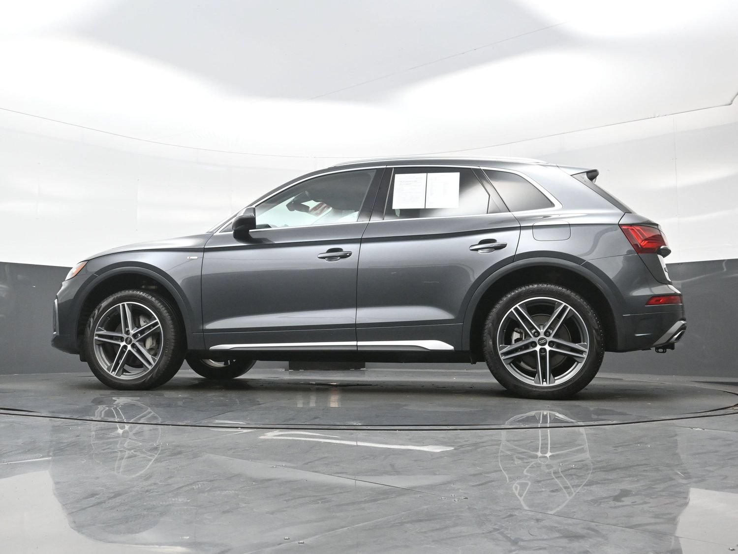 Used 2024 Audi Q5 e Premium Plus AWD/4WD image 31