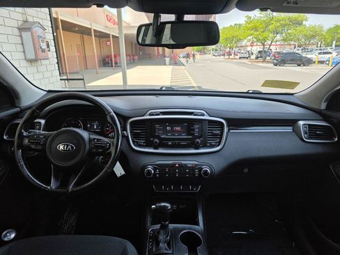 Used 2016 Kia Sorento AWD w/ LX Convenience Package image 14
