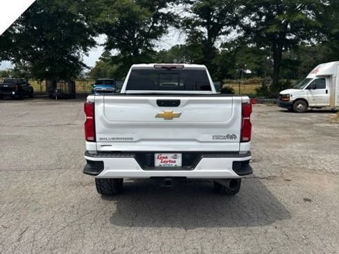 Used 2025 Chevrolet Silverado 3500 High Country w/ High Country Premium Package AWD/4WD image 6