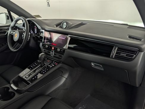 New 2026 Porsche Macan AWD/4WD image 19