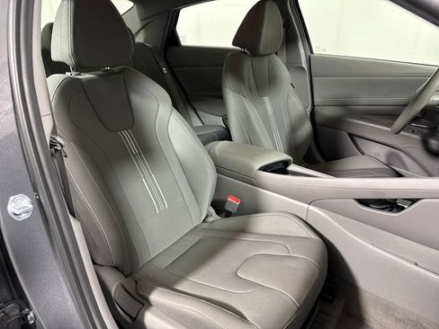 Used 2023 Hyundai Elantra SEL w/ Convenience Package FWD image 14