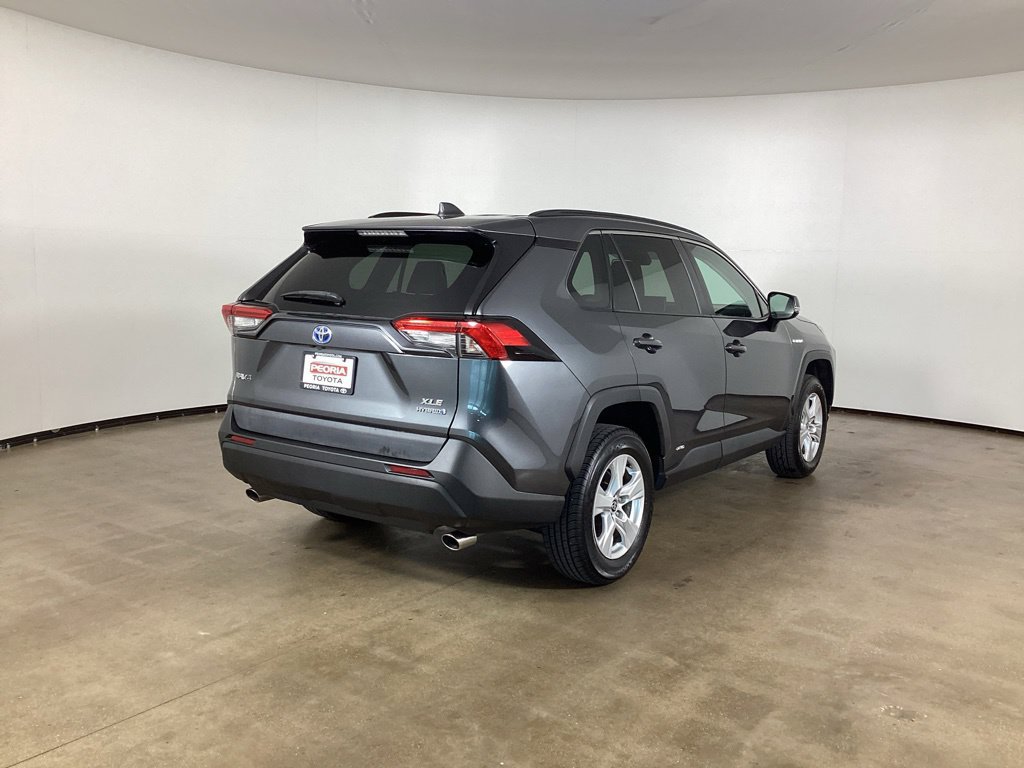 Used 2021 Toyota RAV4 XLE AWD/4WD image 5
