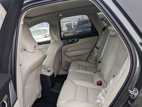 New 2026 Volvo XC60 T8 Ultra image 15