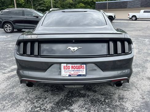 Used 2017 Ford Mustang Coupe RWD image 4