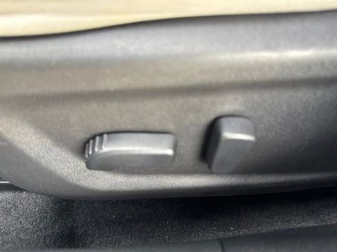 Used 2025 Nissan Altima 2.5 SV FWD image 40