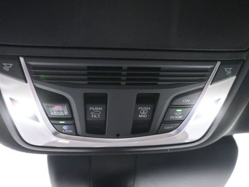 Used 2025 Acura RDX A-Spec image 23