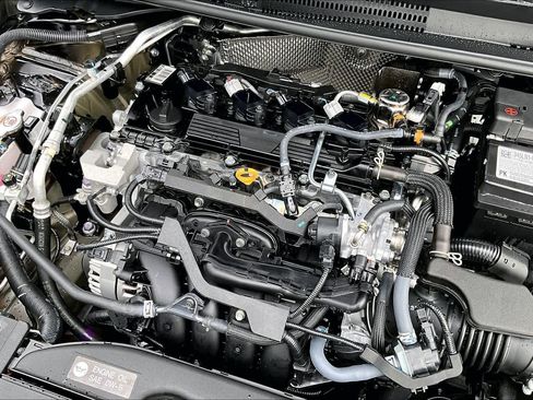 Used 2025 Toyota Corolla LE image 29