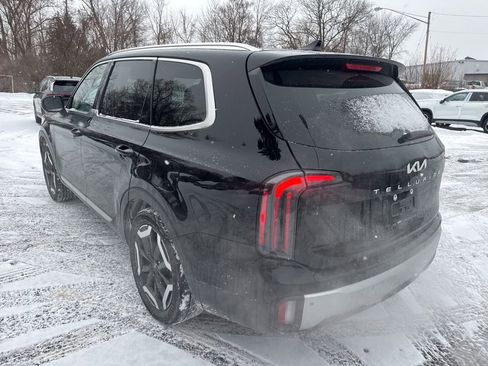 Used 2023 Kia Telluride EX w/ EX Captain's Chair Package image 6