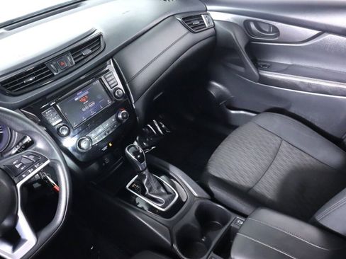 Used 2019 Nissan Rogue AWD image 32