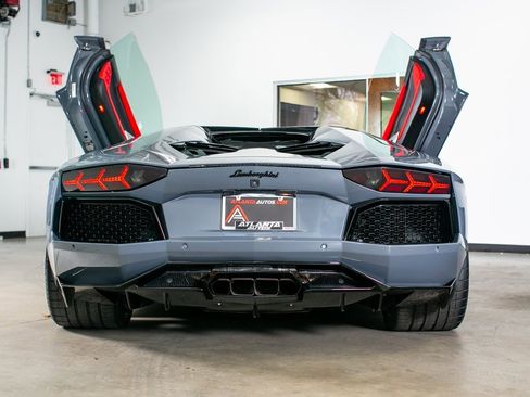 Used 2013 Lamborghini Aventador LP 700-4 image 10