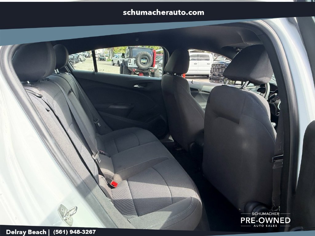 Used 2019 Chevrolet Cruze LT w/ RS Package FWD image 17