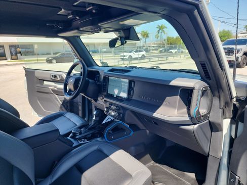Used 2024 Ford Bronco Black Diamond image 24