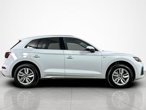 Used 2023 Audi Q5 2.0T Premium w/ Convenience Package image 6