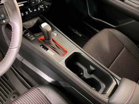 New 2026 Nissan Kicks SR w/ Cold Weather Package image 10