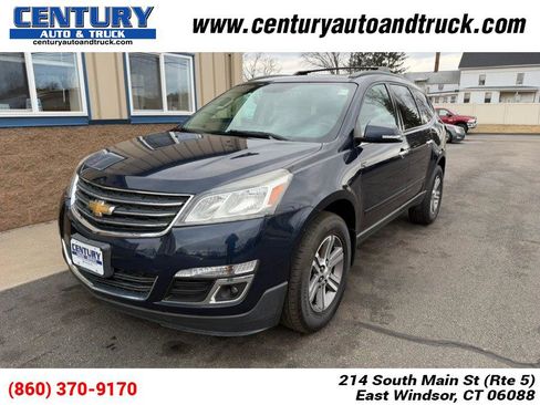 Used 2017 Chevrolet Traverse LT image 1