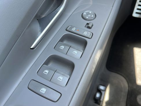 Certified 2025 Hyundai Elantra Sport FWD image 17