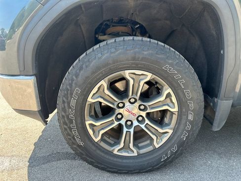Used 2019 GMC Sierra 1500 SLE w/ X31 Off-Road Package AWD/4WD image 12