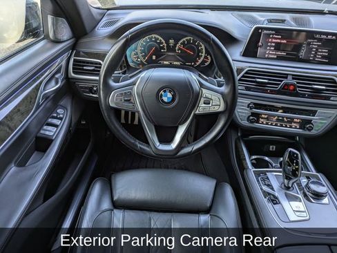 Used 2017 BMW 750i image 19