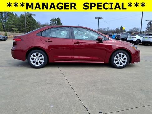 Used 2024 Toyota Corolla LE image 2