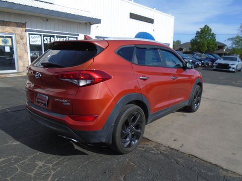 Used 2016 Hyundai Tucson Limited AWD/4WD image 2