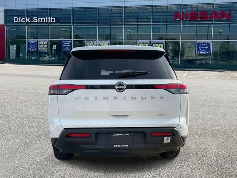 Used 2024 Nissan Pathfinder S image 5