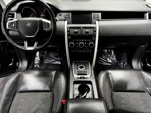 Used 2017 Land Rover Discovery Sport SE image 35