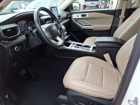 Used 2023 Ford Explorer Limited w/ Limited Technology Package AWD/4WD image 10